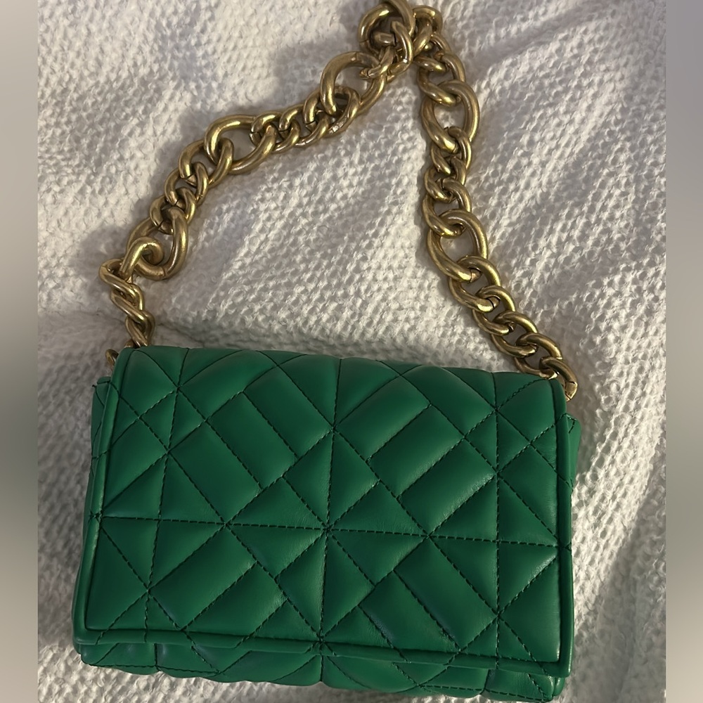 Zara - Never used - Green Quilted Chain Shoulder Bag